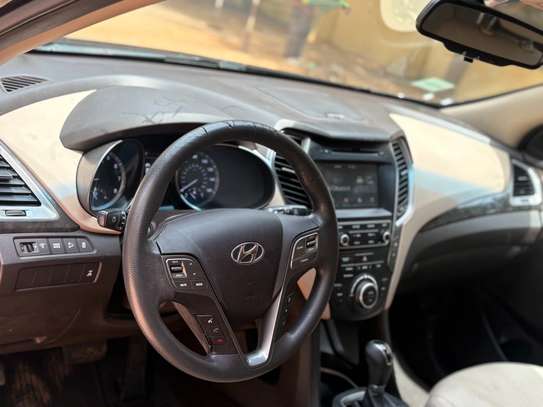 HYUNDAI SANTA FE 2017 image 8