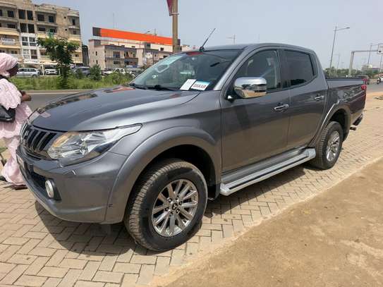 MITSUBISHI L200 2017 image 8