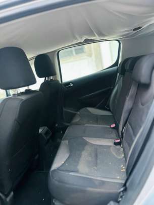 PEUGEOT 308 image 5
