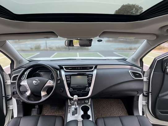 Nissan SUV 5 portes blanc automatique confortable image 5