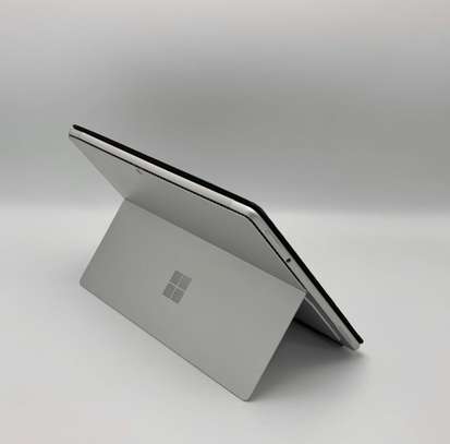 Microsoft Surface Pro 8 i5 12th + Stylet et coque image 3