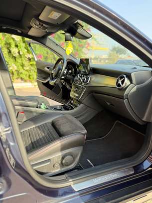 MERCEDES-BENZ GLA 180 (2018) – PACK AMG image 13