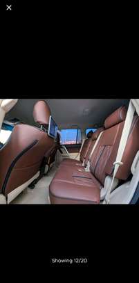 Toyota prado vxr 2020 image 8