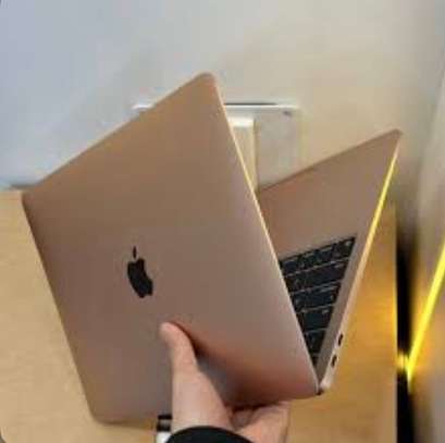 MacBook Air M1 Gold image 5