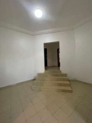 F3 de 150 m² à vendre corniche ouest ouakam image 6