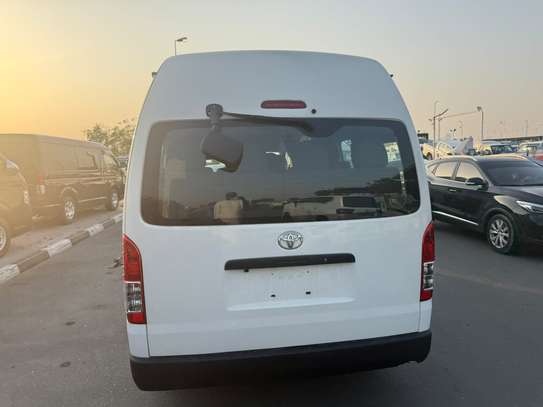 Toyota Hiace 2018 image 9