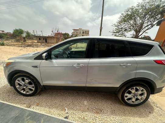 Ford Escape à vendre à Saly image 4