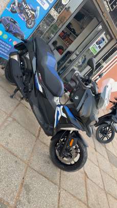 BMW and adv image 5