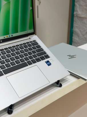Hp elitebook 840 G9 12 eme génération image 7