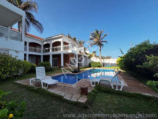 Ref_1770_PL belle villa en R+1 à Yoff Océan Pied dans l'eau. image 4