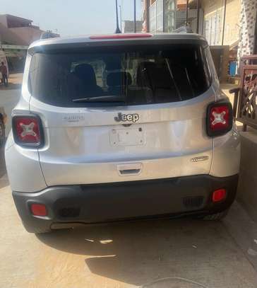 Jeep Renegade image 2
