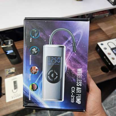 Compresseur d'air portable de gonfleur de pneu sans fil image 6