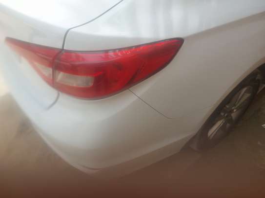 Hyundai sonata image 3