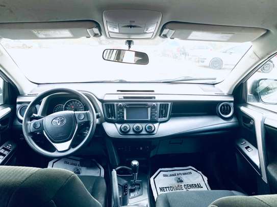 Toyota Rav 4 2017 image 4