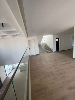 Duplex F6 de grand standing à louer à Sicap Foire image 10