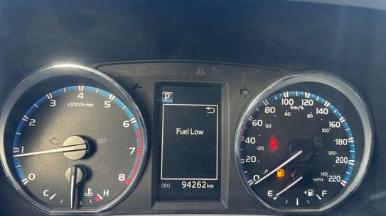 TOYOTA RAV4 (4x4) image 15