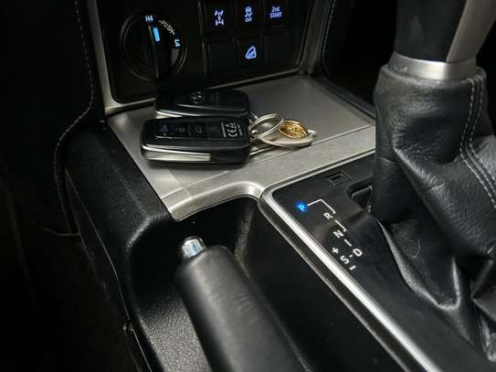 Toyota land cruiser prado image 8