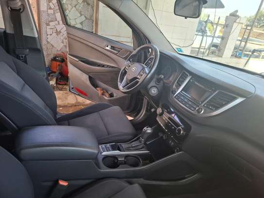 Hyundai tucson image 13