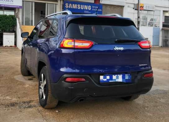 Jeep Cherokee 4x4 Bleu SUV Spacieux et Polyvalent image 2