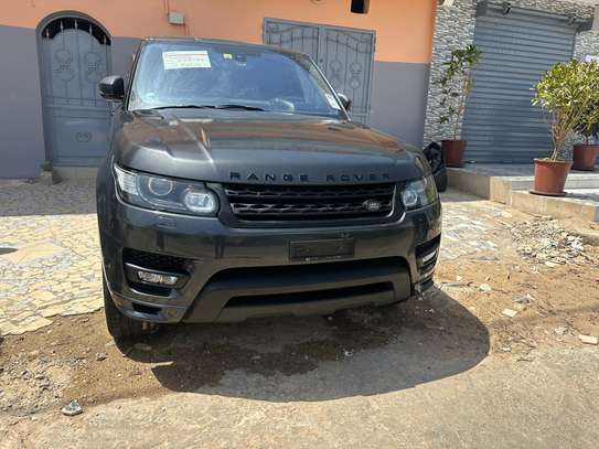 Range Rover sport image 1