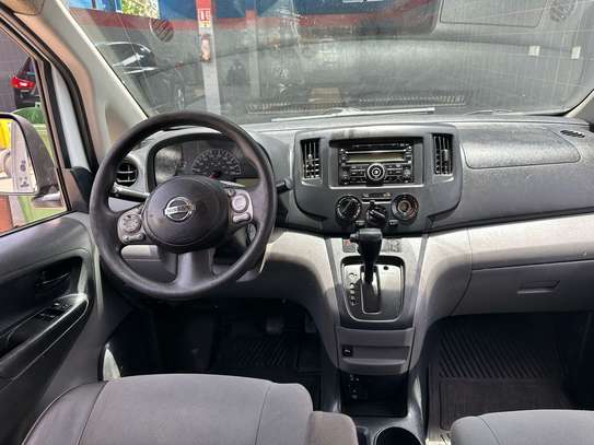 Nissan NV200 image 4