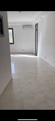 Appartement spacieux et de standing à louer à Ngor image 9