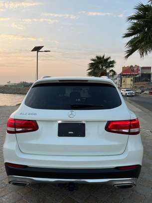 MERCEDEZ BENZ GLC 300 image 9