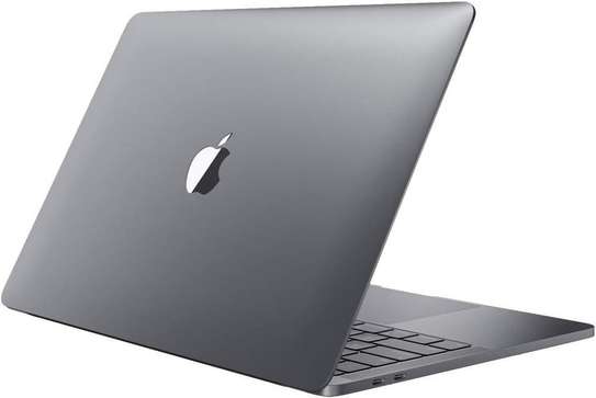 Mac book pro retina 2017 i5 image 1