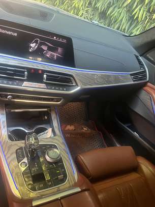 BMW X7 40i 2019 image 7