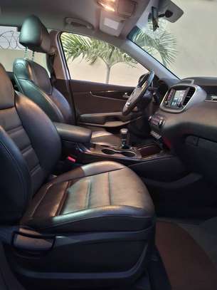 KIA SORENTO image 8