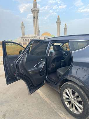 Hyundai santafe 2018 image 2