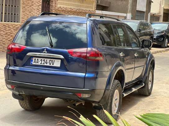 Mitsubishi Pajero image 6