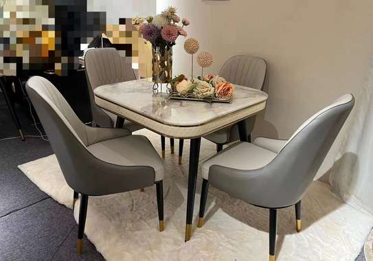 TABLE A MANGER VIP 4 PLACES GRIS image 1