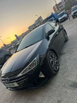 Hyundai elantra image 3