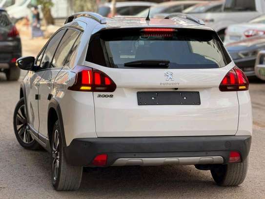 Peugeot 2008 année 2017 image 4