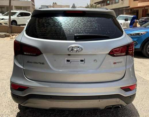 HYUNDAI SANTA FE 2017 image 6
