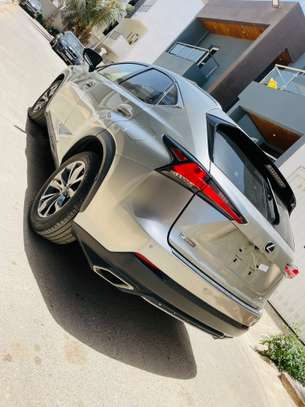 Lexus NX300 2019 image 1