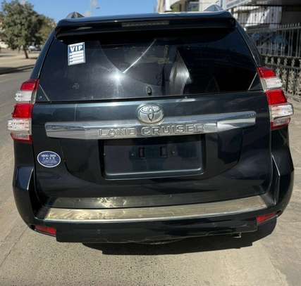 Toyota prado image 2