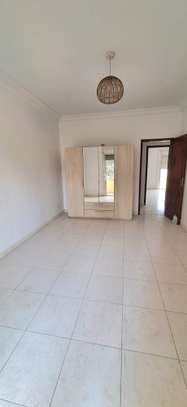 F4 de 200m2 - 5mn du lycée Jean Mermoz et de la Corniche image 12