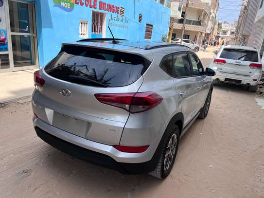 Hyundai Tucson limited image 2