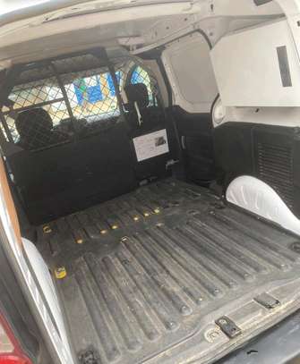 Citroen berlingo 2 places image 8