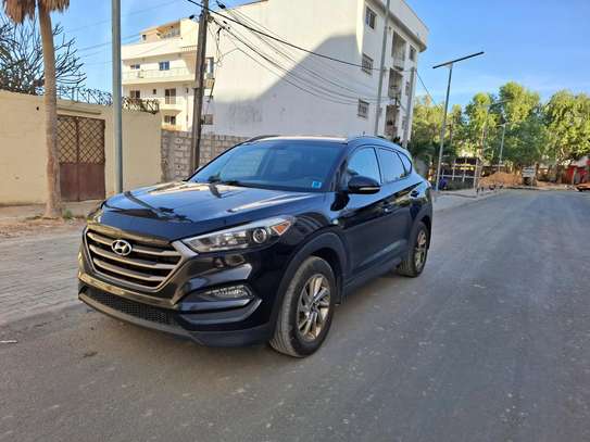 Hyundai tucson image 1