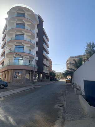 APPART F3 avec une gigantesque TERRASSE PRIVÉE image 2