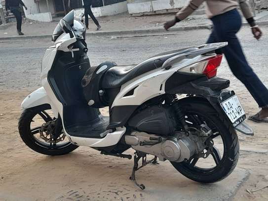 Moto sym à vendre image 2
