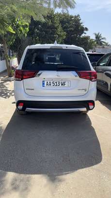 Mitsubishi Outlander sport image 6