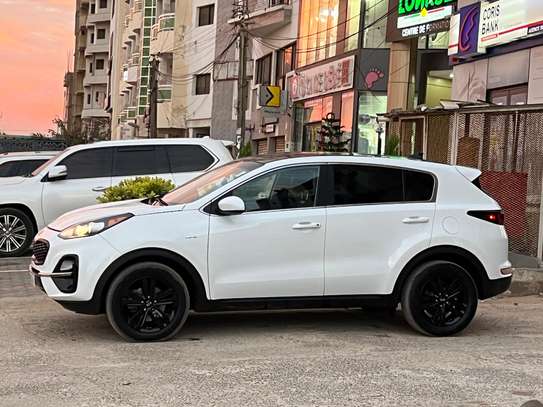 KIA SPORTAGE image 3