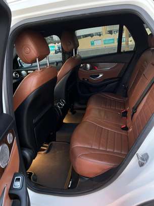 MERCEDEZ BENZ GLC 300 image 7