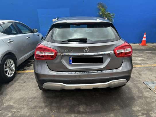 Mercedes GLA 180  2020 image 2