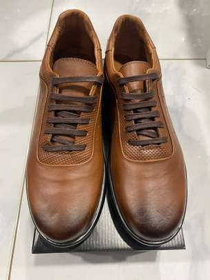 Chaussures grandes marques en promo image 15