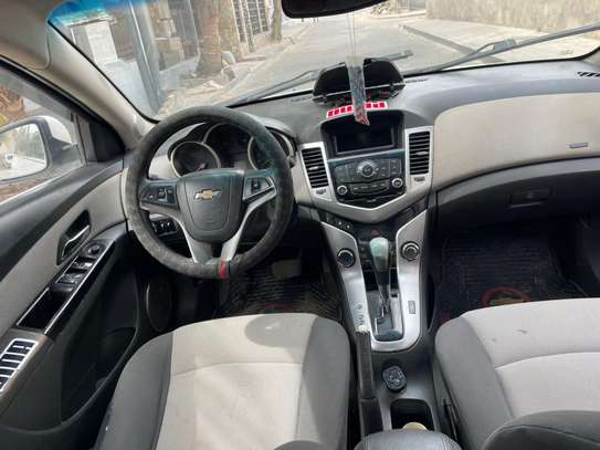 Chevrolet Cruze LT 2011 image 2